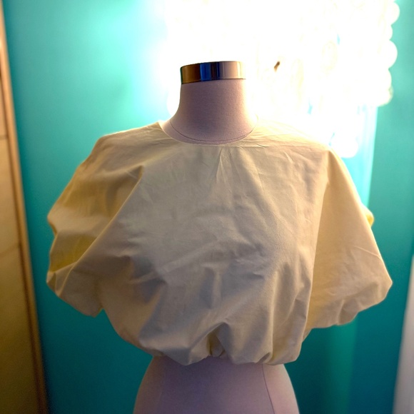 Zara Tops - Zara butter yellow cropped shirt with bubble sleeves - Size S